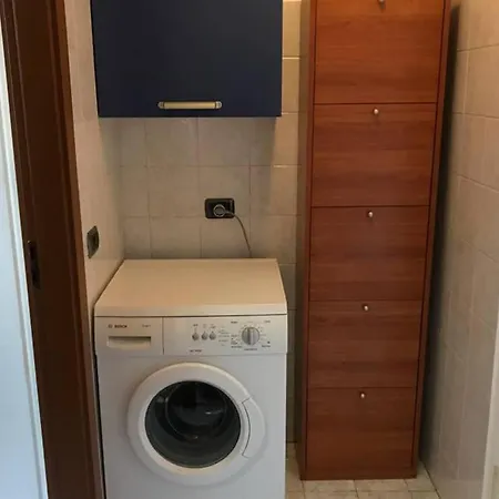 Monolocale Con Ampio Terrazzo